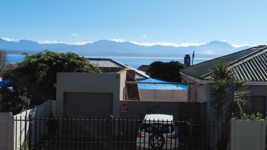 2 Bedroom Property for Sale in Mossel Bay Central Western Cape